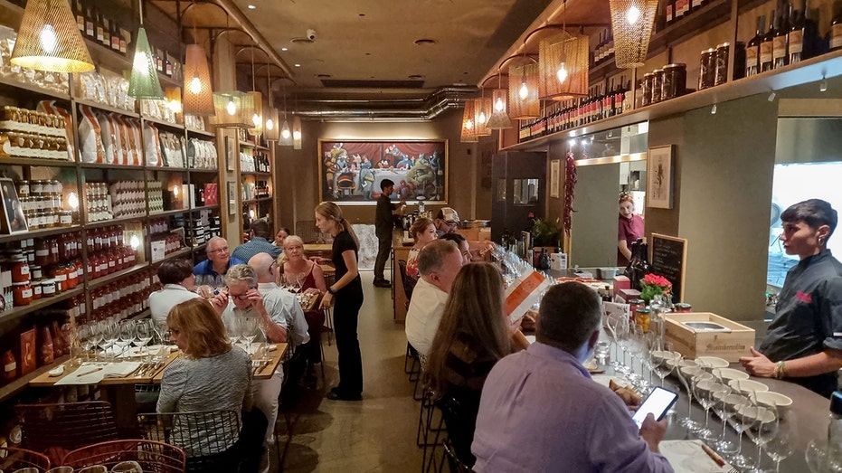 Phone-free restaurants are trending across the US Education Melbourne